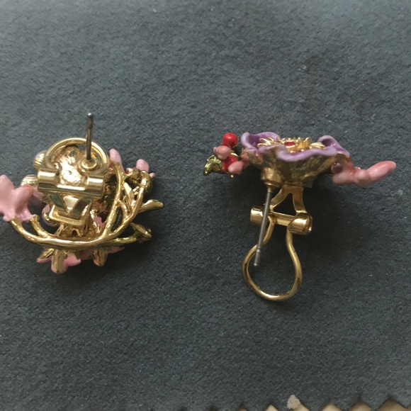 Les Néréides floral earrings - Picture 3 of 4